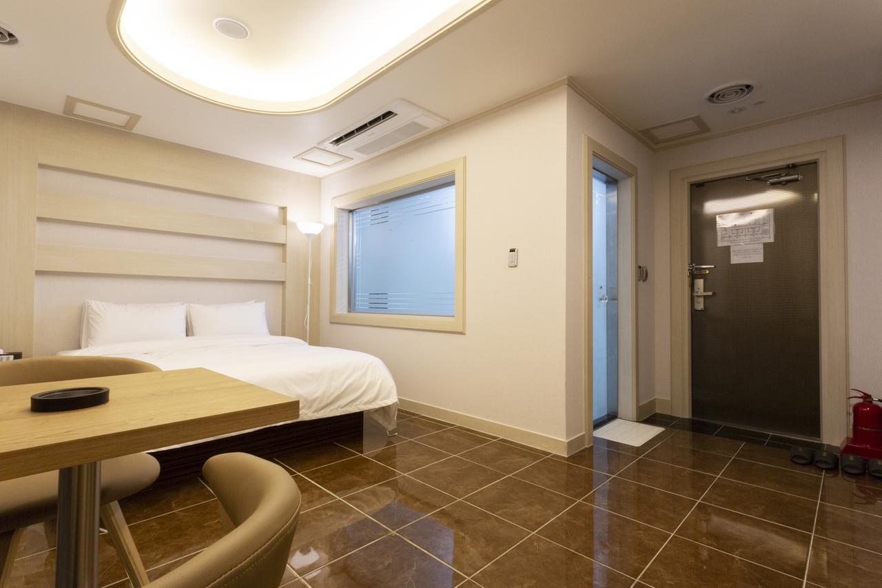 Hotel Tirol Сеул Екстериор снимка