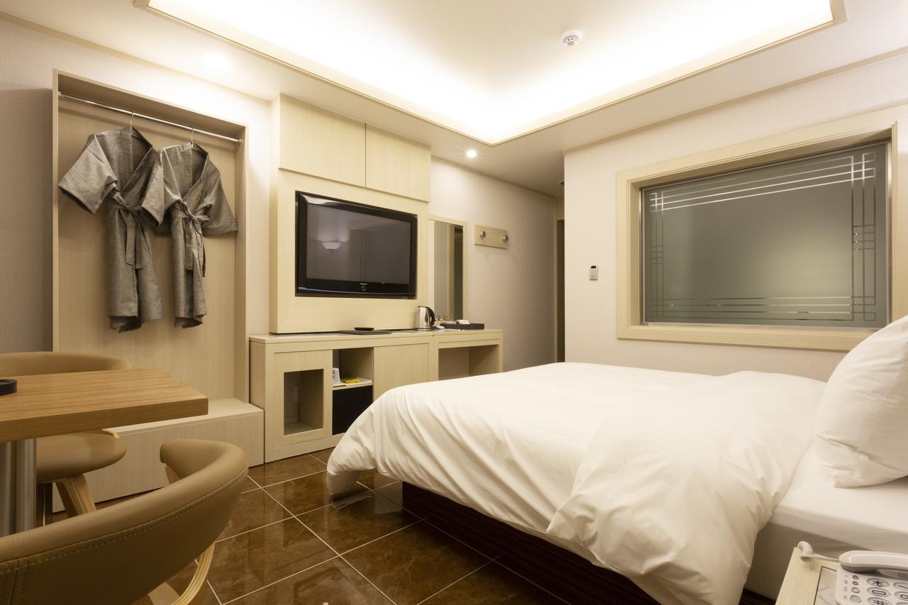 Hotel Tirol Сеул Екстериор снимка