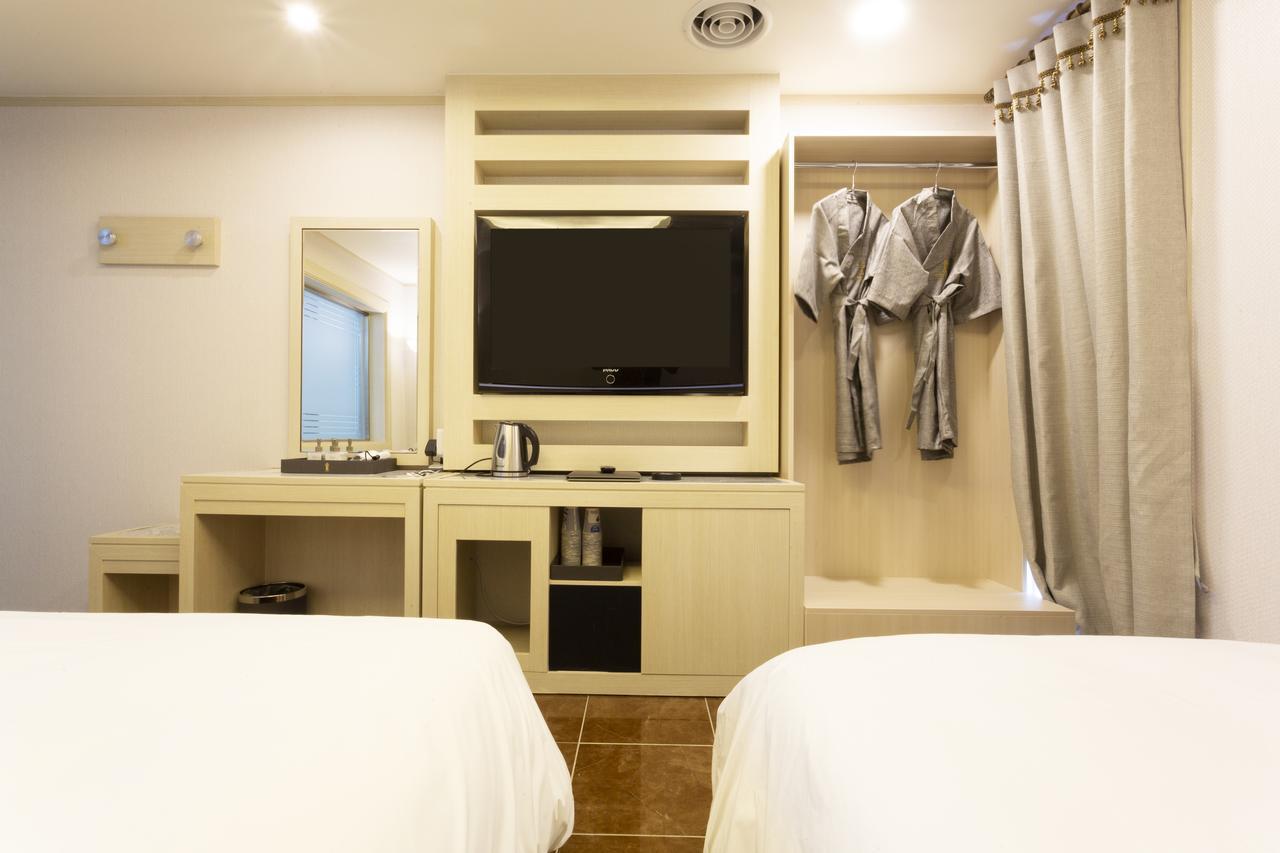 Hotel Tirol Сеул Екстериор снимка