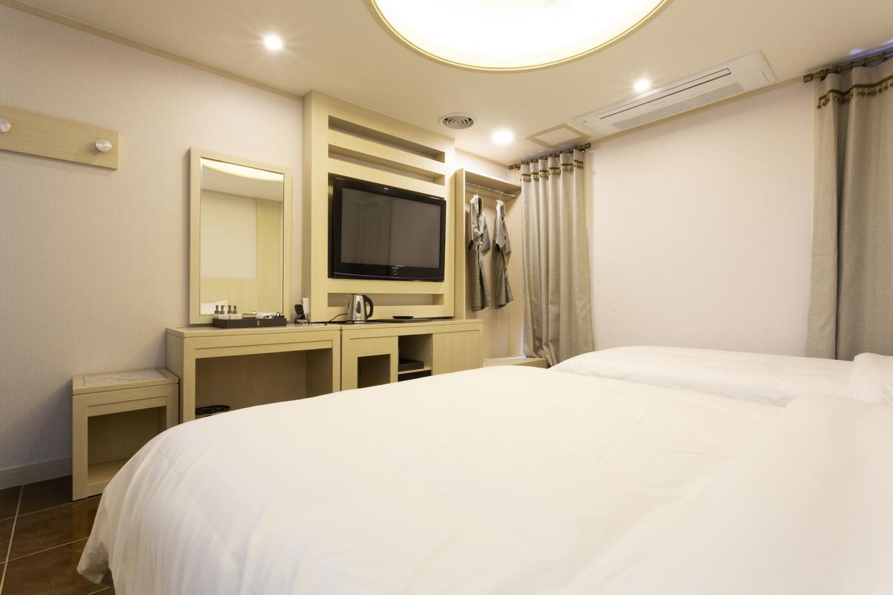 Hotel Tirol Сеул Екстериор снимка